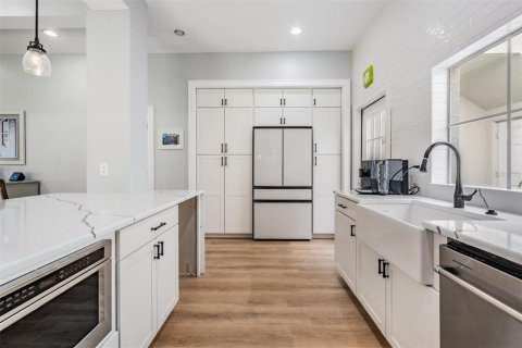 Townhouse in Tampa, Florida 3 bedrooms, 189.52 sq.m. № 1789632 - photo 8