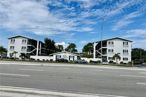 Condo à Saint Petersburg, Floride, 1 chambre  № 2369073