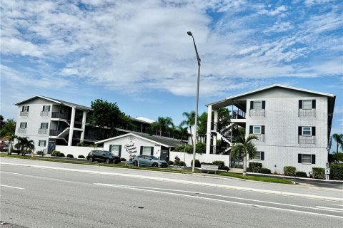 Copropriété à vendre à Saint Petersburg, Floride: 1 chambre, 59.46 m2 № 2369073 - photo 2