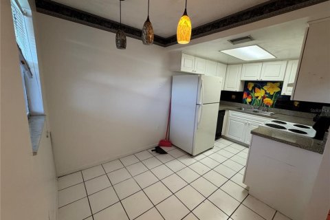 Copropriété à vendre à Saint Petersburg, Floride: 1 chambre, 59.46 m2 № 2369073 - photo 11