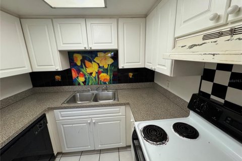 Copropriété à vendre à Saint Petersburg, Floride: 1 chambre, 59.46 m2 № 2369073 - photo 12