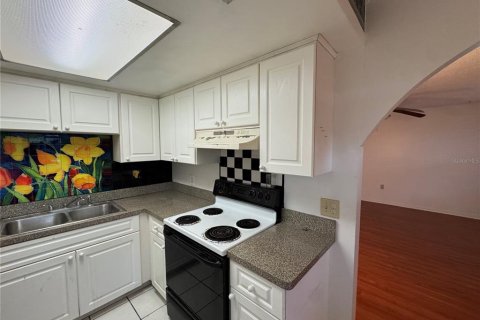 Copropriété à vendre à Saint Petersburg, Floride: 1 chambre, 59.46 m2 № 2369073 - photo 13