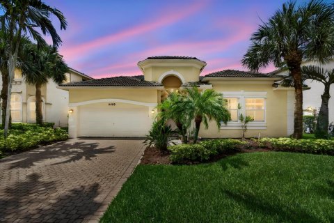 Villa ou maison à vendre à Wellington, Floride: 4 chambres, 229.38 m2 № 2272559 - photo 2