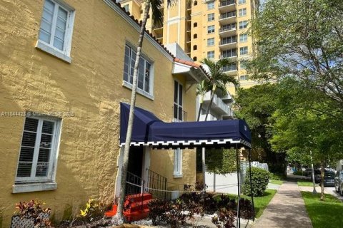 Condo in Coral Gables, Florida, 1 bedroom  № 1839469 - photo 2