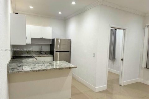 Condo in Coral Gables, Florida, 1 bedroom  № 1839469 - photo 5