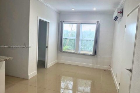 Condo in Coral Gables, Florida, 1 bedroom  № 1839469 - photo 6