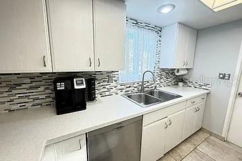 Casa en venta en Bradenton, Florida, 2 dormitorios, 143.63 m2 № 2284015 - foto 15