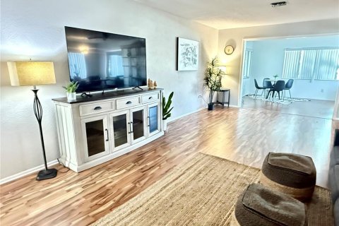 Casa en venta en Bradenton, Florida, 2 dormitorios, 143.63 m2 № 2284015 - foto 3
