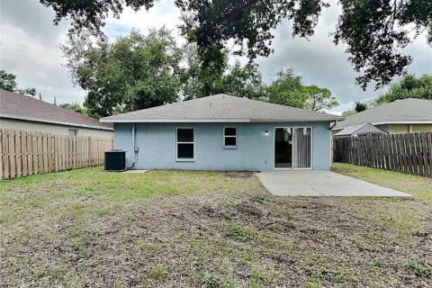 House in Sarasota, Florida 3 bedrooms, 103.12 sq.m. № 1911872 - photo 15