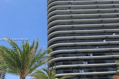 Снять в аренду кондоминиум в Майами, Флорида 1 спальня, 77.85м2, № 1952215 - фото 1