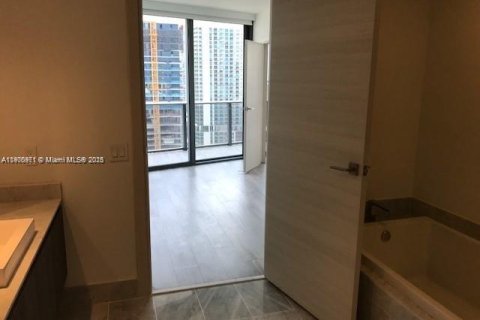 Снять в аренду кондоминиум в Майами, Флорида 1 спальня, 77.85м2, № 1952215 - фото 9
