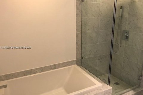 Снять в аренду кондоминиум в Майами, Флорида 1 спальня, 77.85м2, № 1952215 - фото 7