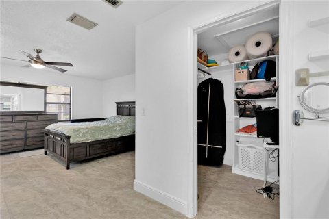 House in Orlando, Florida 3 bedrooms, 169.83 sq.m. № 1744618 - photo 22