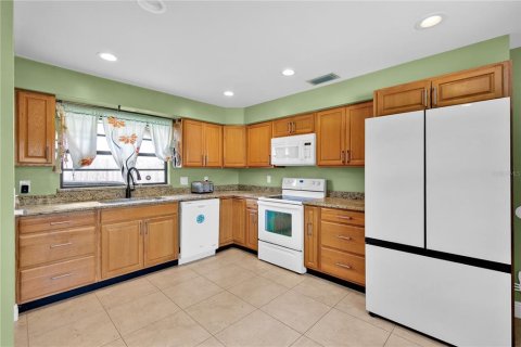 House in Orlando, Florida 3 bedrooms, 169.83 sq.m. № 1744618 - photo 24