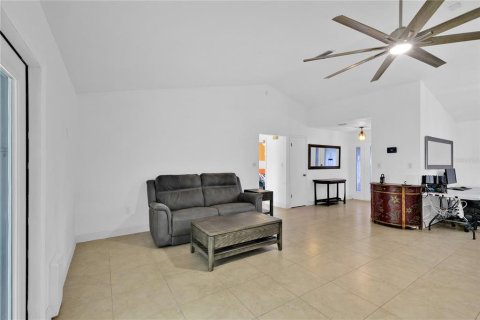 House in Orlando, Florida 3 bedrooms, 169.83 sq.m. № 1744618 - photo 10