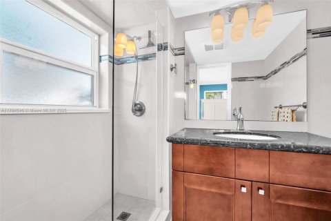 Condo in Pompano Beach, Florida, 2 bedrooms  № 1862803 - photo 13