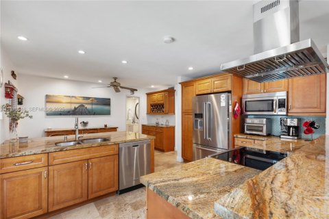 Купить виллу или дом в Корал-Гейблс, Флорида 6 спален, 275.64м2, № 1990726 - фото 19