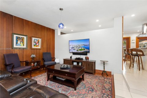 Купить виллу или дом в Корал-Гейблс, Флорида 6 спален, 275.64м2, № 1990726 - фото 10