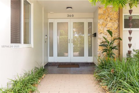 Купить виллу или дом в Корал-Гейблс, Флорида 6 спален, 275.64м2, № 1990726 - фото 6