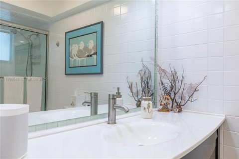 Купить виллу или дом в Корал-Гейблс, Флорида 6 спален, 275.64м2, № 1990726 - фото 26