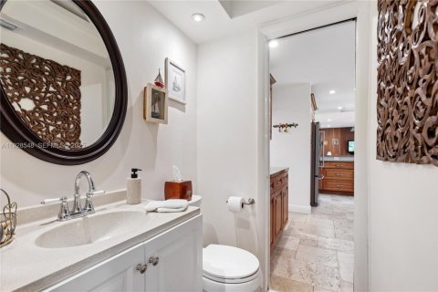 Купить виллу или дом в Корал-Гейблс, Флорида 6 спален, 275.64м2, № 1990726 - фото 21