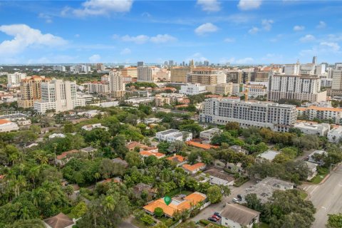 Купить виллу или дом в Корал-Гейблс, Флорида 6 спален, 275.64м2, № 1990726 - фото 2