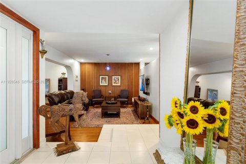 Купить виллу или дом в Корал-Гейблс, Флорида 6 спален, 275.64м2, № 1990726 - фото 7