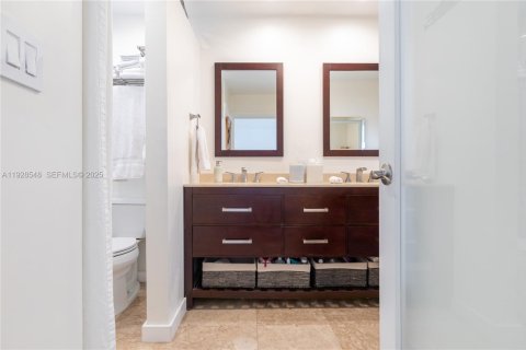 Купить виллу или дом в Корал-Гейблс, Флорида 6 спален, 275.64м2, № 1990726 - фото 29