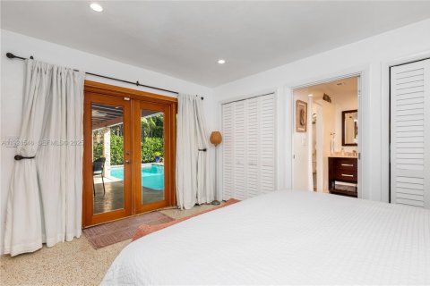 Купить виллу или дом в Корал-Гейблс, Флорида 6 спален, 275.64м2, № 1990726 - фото 28