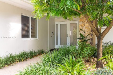 Купить виллу или дом в Корал-Гейблс, Флорида 6 спален, 275.64м2, № 1990726 - фото 5