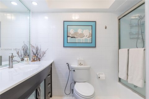 Купить виллу или дом в Корал-Гейблс, Флорида 6 спален, 275.64м2, № 1990726 - фото 25