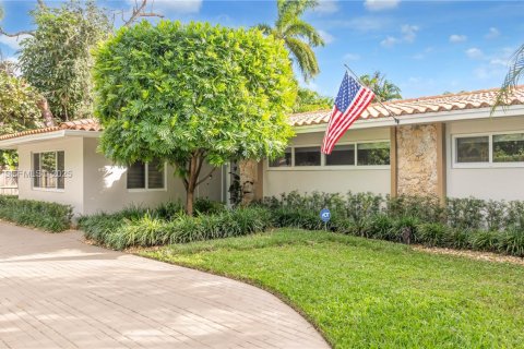 Купить виллу или дом в Корал-Гейблс, Флорида 6 спален, 275.64м2, № 1990726 - фото 4