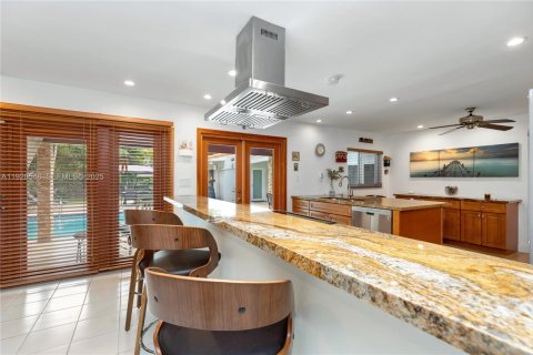 Купить виллу или дом в Корал-Гейблс, Флорида 6 спален, 275.64м2, № 1990726 - фото 15