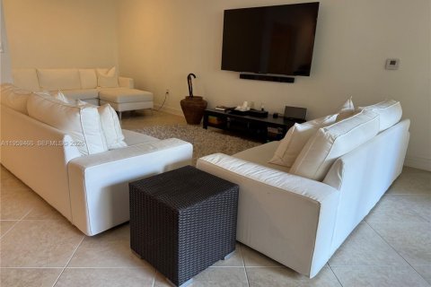 Copropriété à louer à Weston, Floride: 2 chambres, 119.75 m2 № 2017948 - photo 2