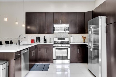 Casa en alquiler en Fort Lauderdale, Florida, 3 dormitorios, 248.51 m2 № 2020717 - foto 8