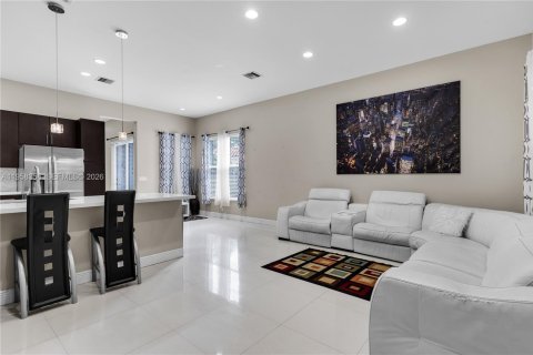 Casa en alquiler en Fort Lauderdale, Florida, 3 dormitorios, 248.51 m2 № 2020717 - foto 6
