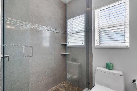 Casa en alquiler en Fort Lauderdale, Florida, 3 dormitorios, 248.51 m2 № 2020717 - foto 21