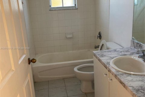 Снять в аренду кондоминиум в Хомстед, Флорида 3 спальни, 98.66м2, № 2145725 - фото 5