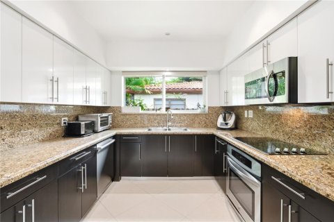 Villa ou maison à vendre à North Miami, Floride: 4 chambres, 209.77 m2 № 1947388 - photo 7