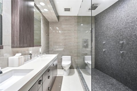 Villa ou maison à vendre à North Miami, Floride: 4 chambres, 209.77 m2 № 1947388 - photo 15