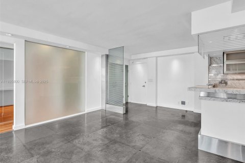 Condominio en alquiler en Miami Beach, Florida, 3 dormitorios, 123.19 m2 № 1993913 - foto 6