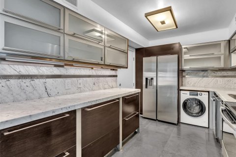 Condominio en alquiler en Miami Beach, Florida, 3 dormitorios, 123.19 m2 № 1993913 - foto 12