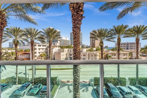 Condominio en alquiler en Miami Beach, Florida, 3 dormitorios, 123.19 m2 № 1993913 - foto 8