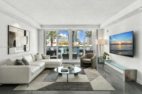 Condominio en alquiler en Miami Beach, Florida, 3 dormitorios, 123.19 m2 № 1993913 - foto 1