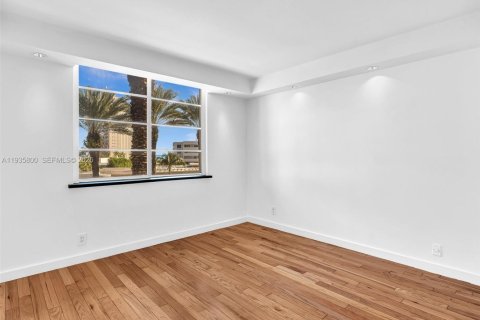Condominio en alquiler en Miami Beach, Florida, 3 dormitorios, 123.19 m2 № 1993913 - foto 20