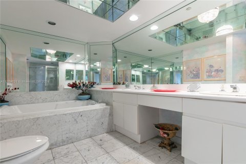 Condominio en venta en Sunny Isles Beach, Florida, 2 dormitorios, 142.14 m2 № 1983503 - foto 28