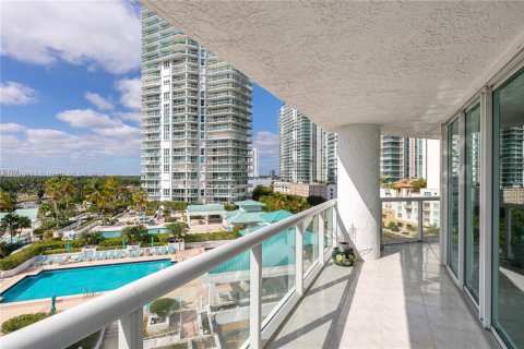 Condominio en venta en Sunny Isles Beach, Florida, 2 dormitorios, 142.14 m2 № 1983503 - foto 10