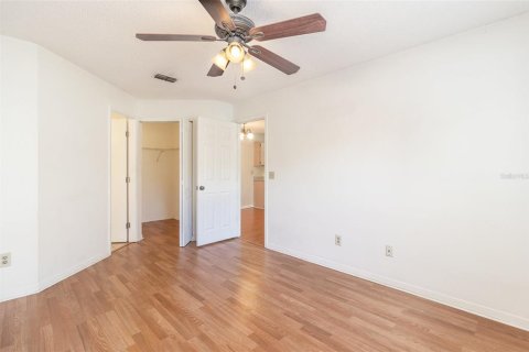 Condo in Lake Mary, Florida, 2 bedrooms  № 1720078 - photo 9