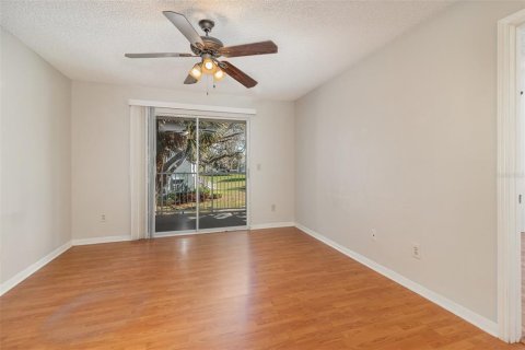 Condo in Lake Mary, Florida, 2 bedrooms  № 1720078 - photo 4