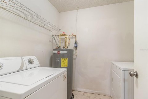 Condo in Lake Mary, Florida, 2 bedrooms  № 1720078 - photo 13